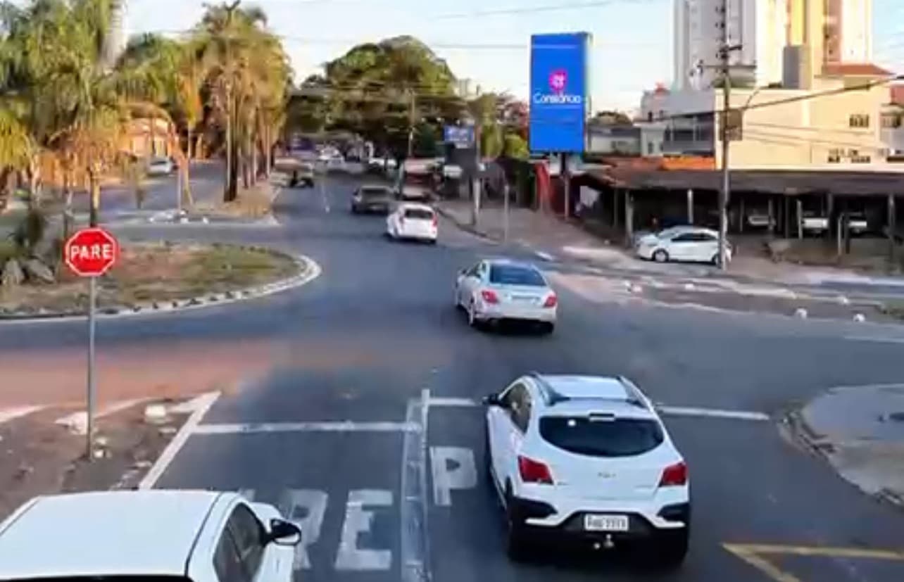 Painel de LED — Setor Universitário, 11º Avenida, número 372