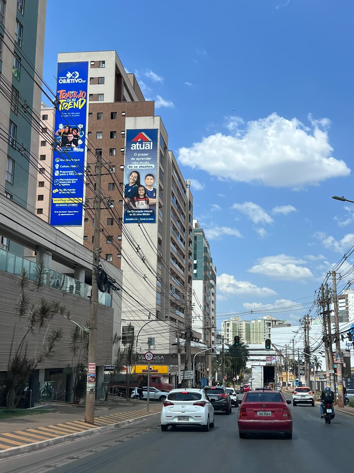 Empena — Avenida Araucárias Norte, Lado E
