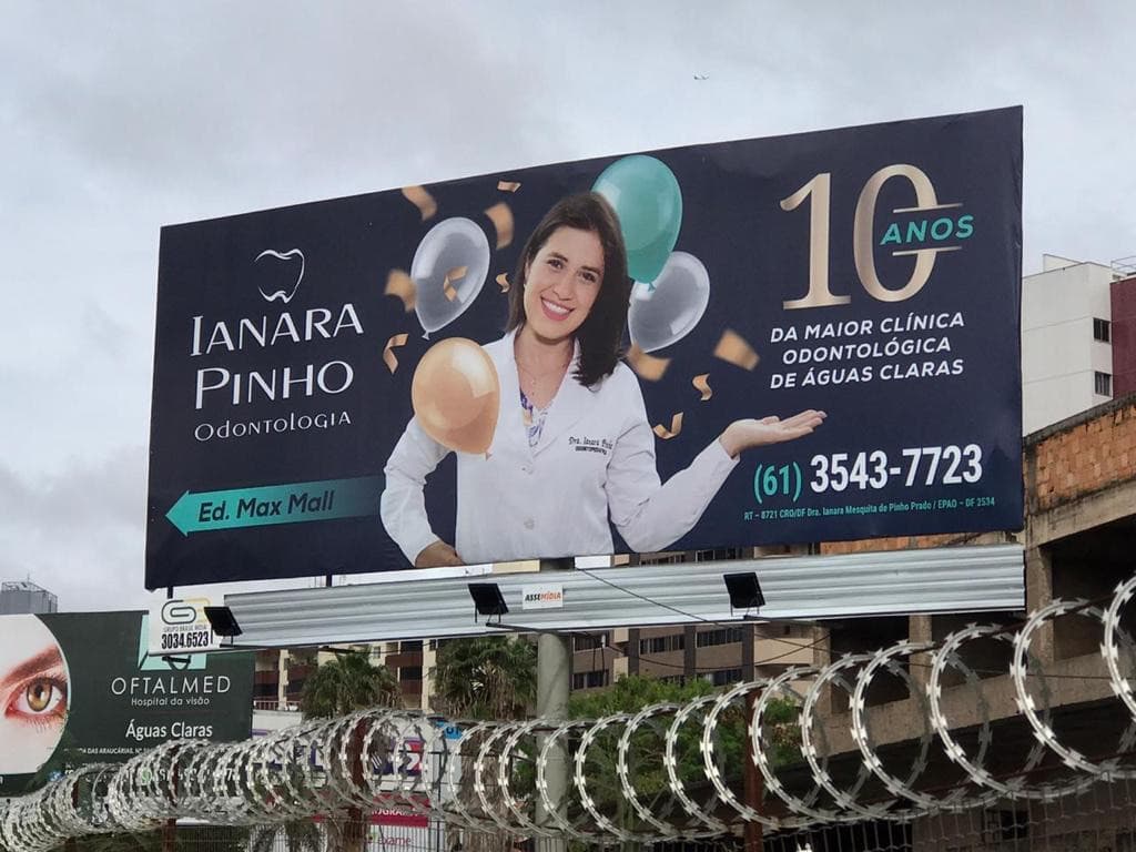 Frontlight — Avenida Castanheiras, Lote 680.