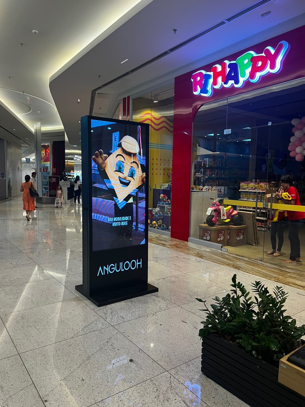 Totem digital — 114. Shopping | Totens Circuito Águas Claras Shopping