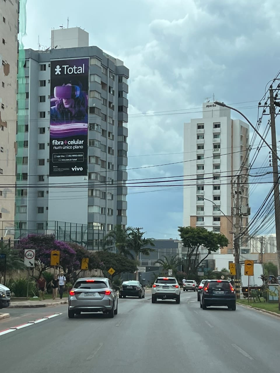 Empena — Avenida Araucárias