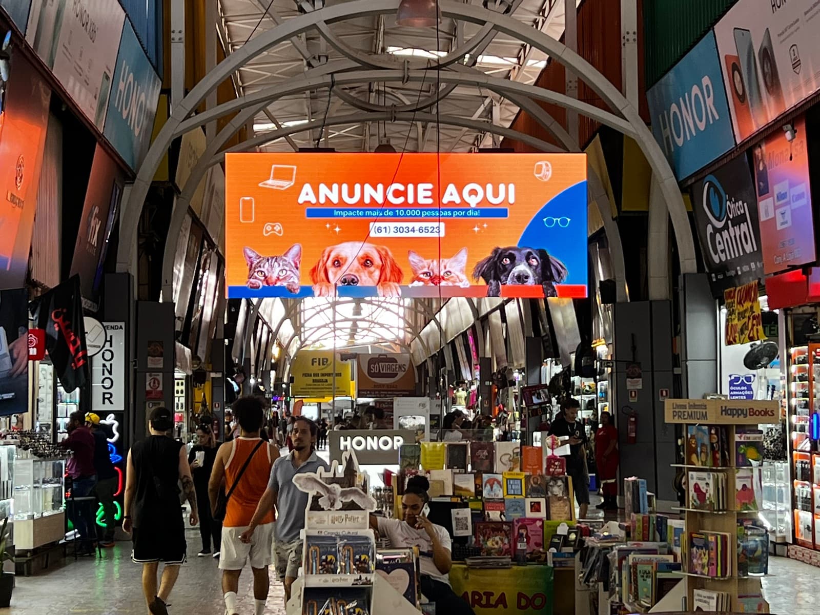 Painel de LED — LED | Feira dos Importados - 2 painéis