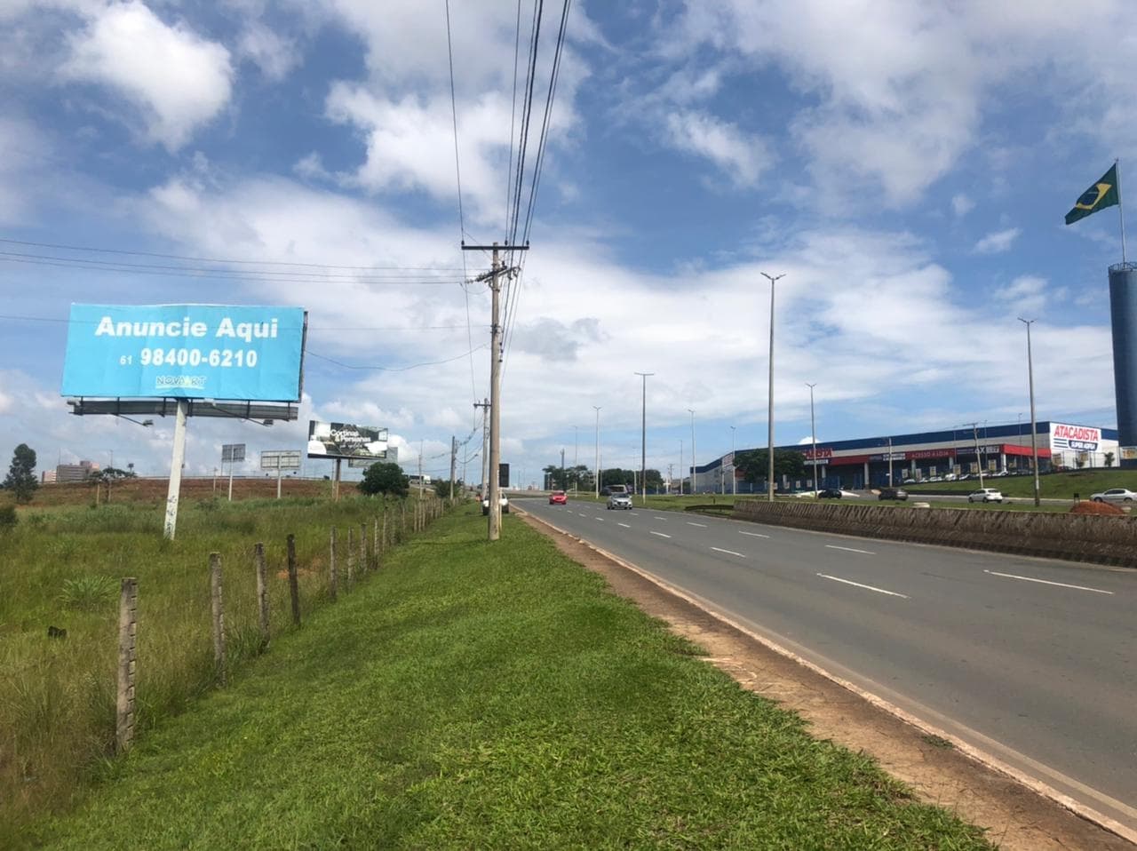 Frontlight — Avenida Elmo Serejo