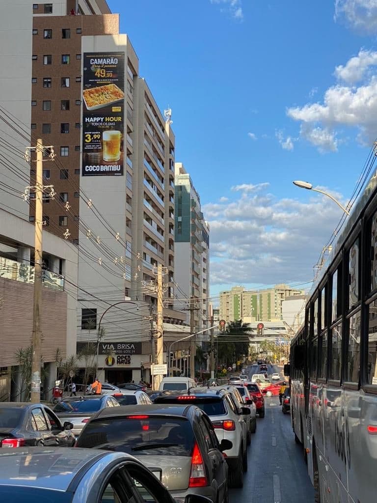 Empena — Avenida Araucárias Norte