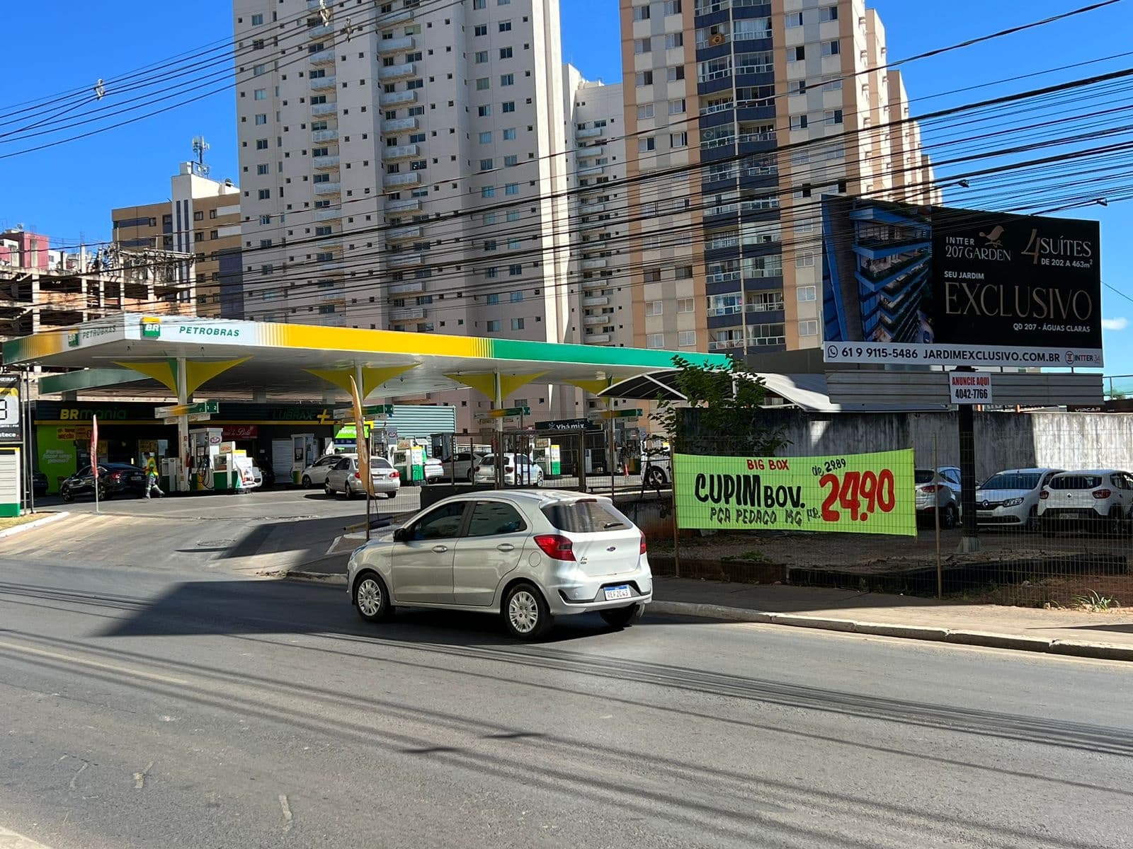 Minifront — Avenida Castanheiras, Lote 500