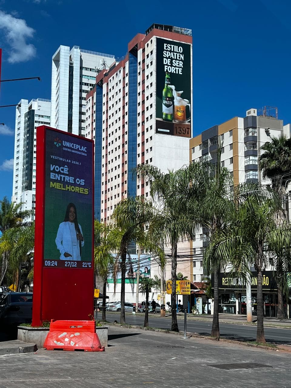 Mega Empena — Avenida Castanheiras