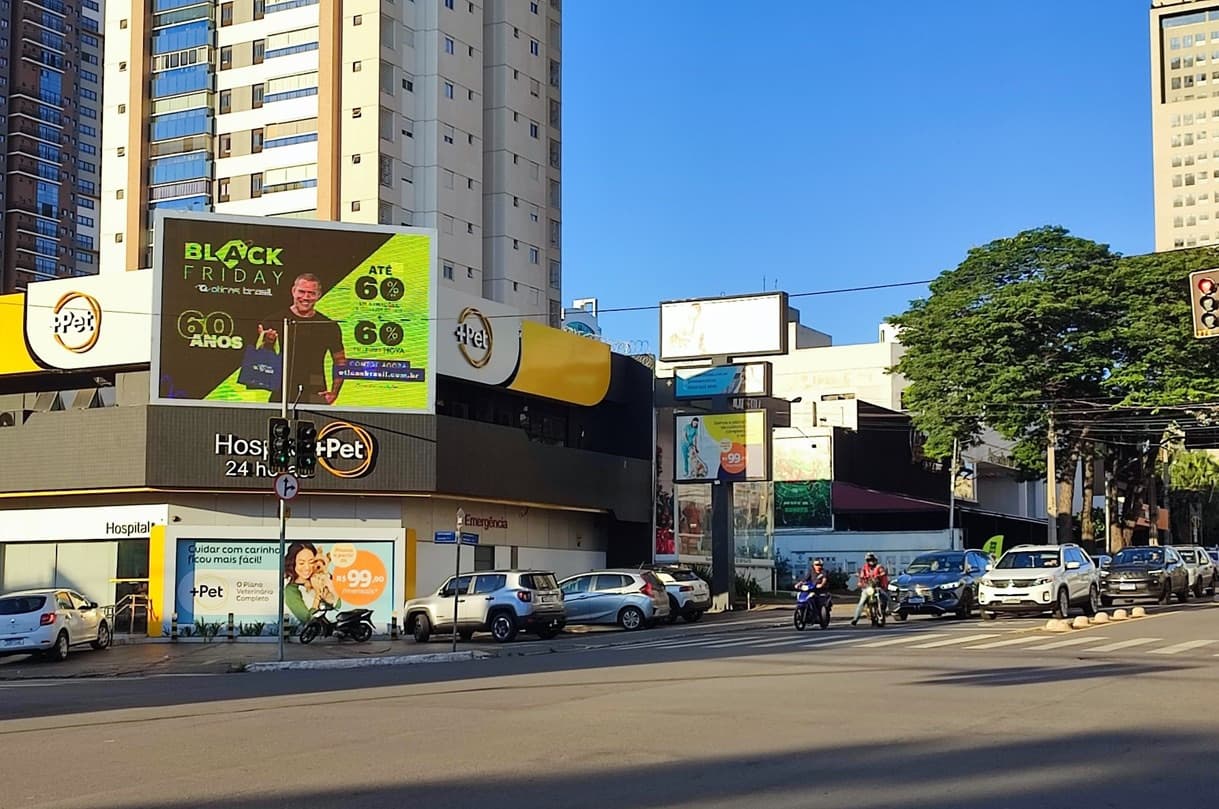 Painel de LED — Avenida T-10.