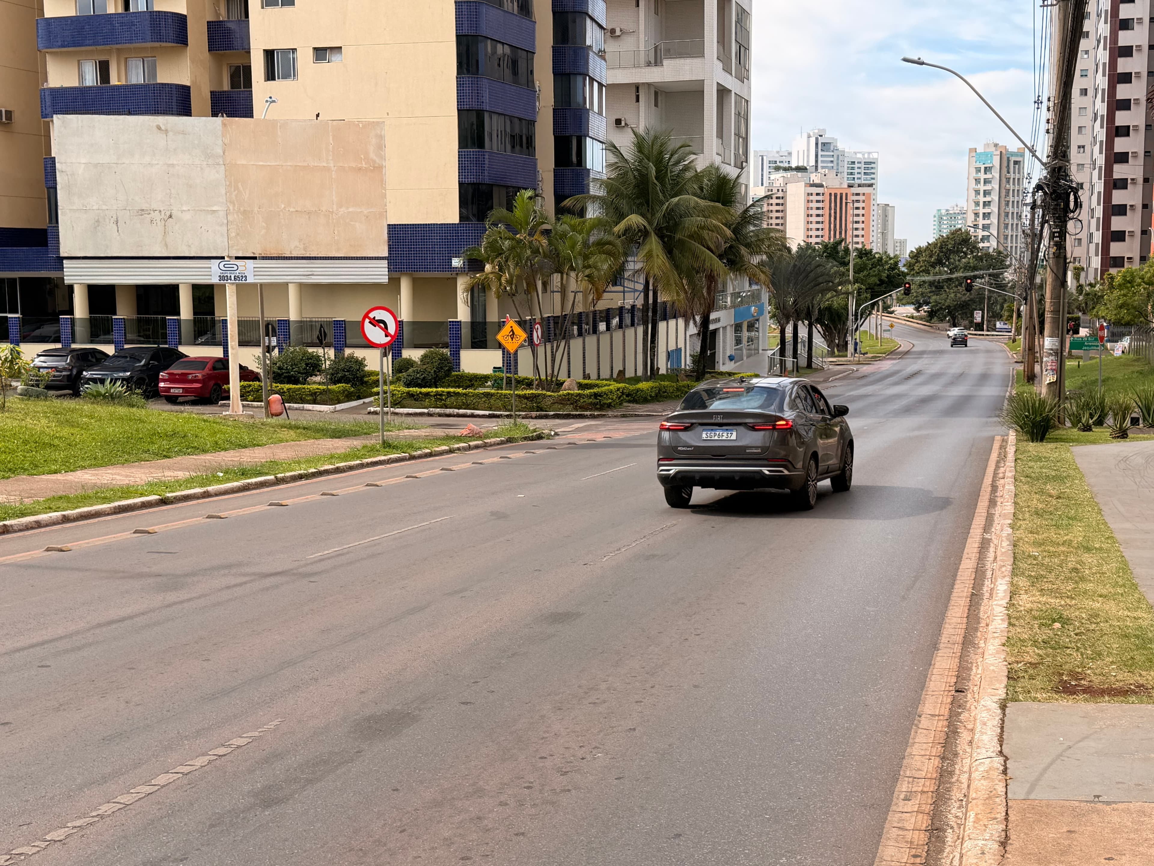 Minifront — Águas Claras | Minifront descida Avenida Araucárias