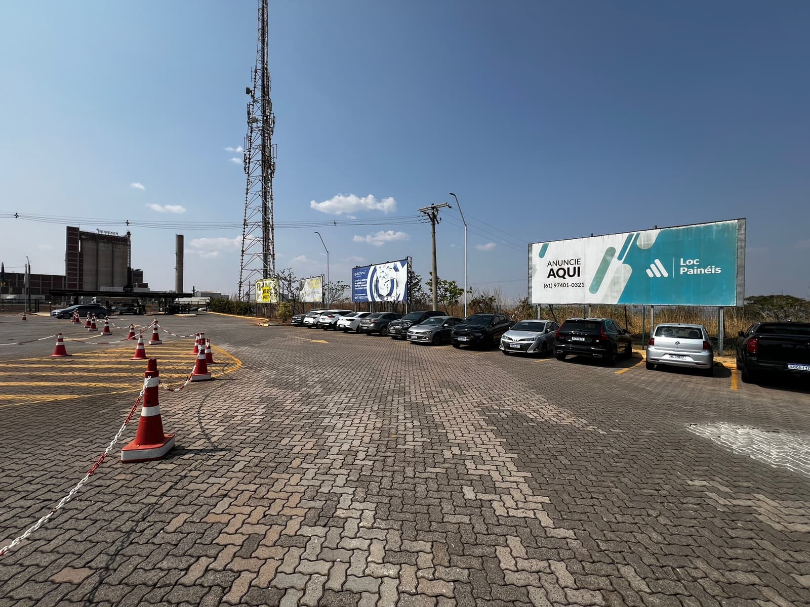 Outdoor — Alexânia, BR-060, Km 22, entrada do Outlet Premium