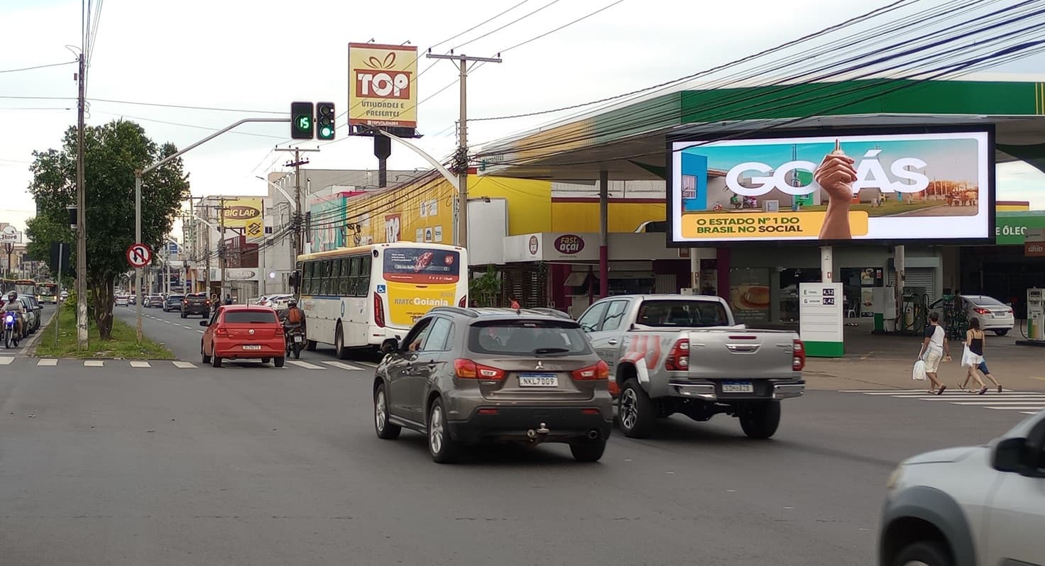 Painel de LED — Avenida Rio Verde, Semáforo Av. José Leandro da Cruz