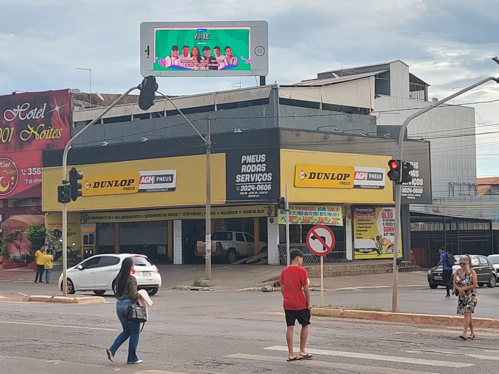 Painel de LED — LED | Pistão Sul Taguatinga Cruzamento