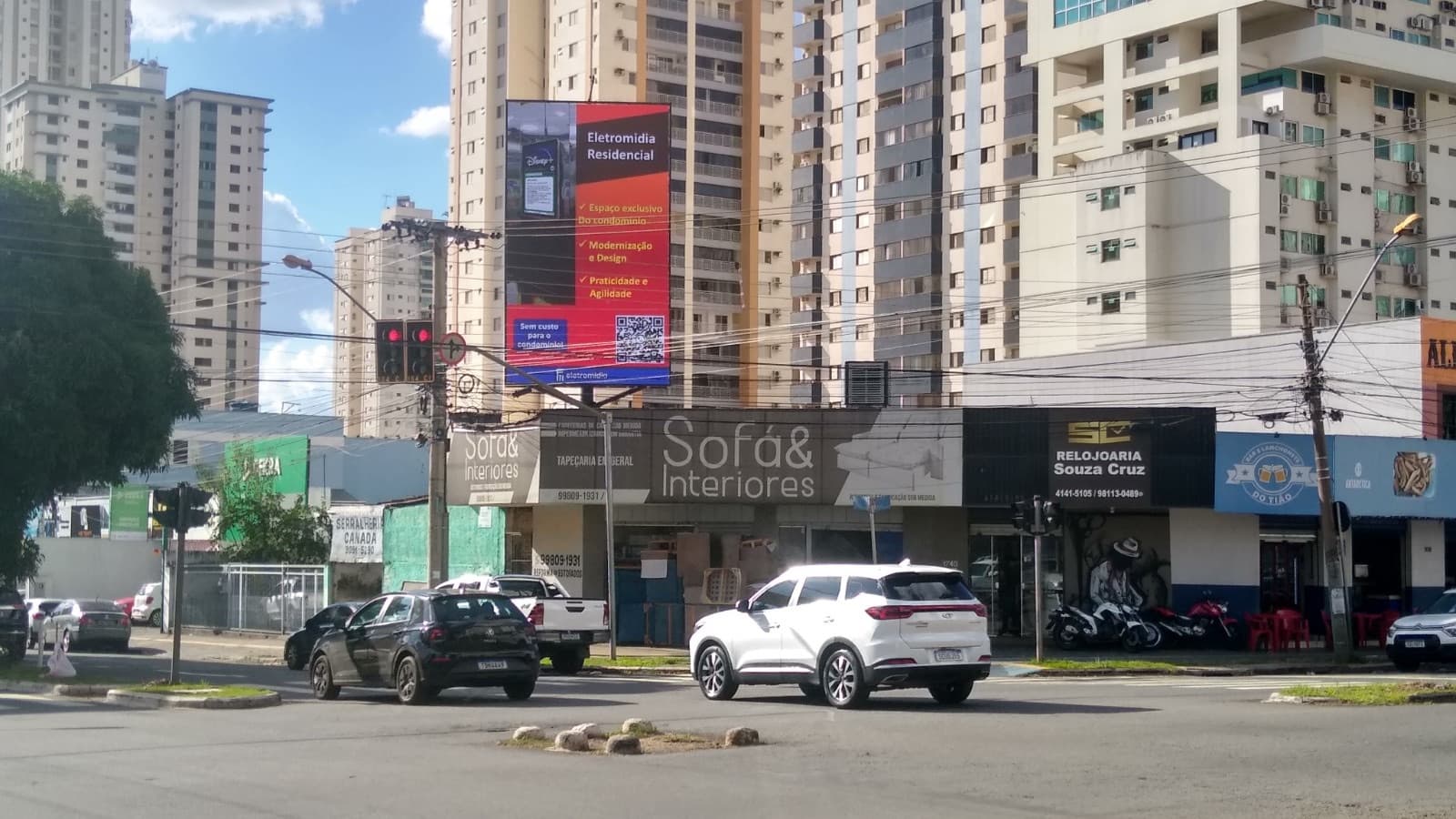Painel de LED — Avenida T-2, Semáforo Av T -7