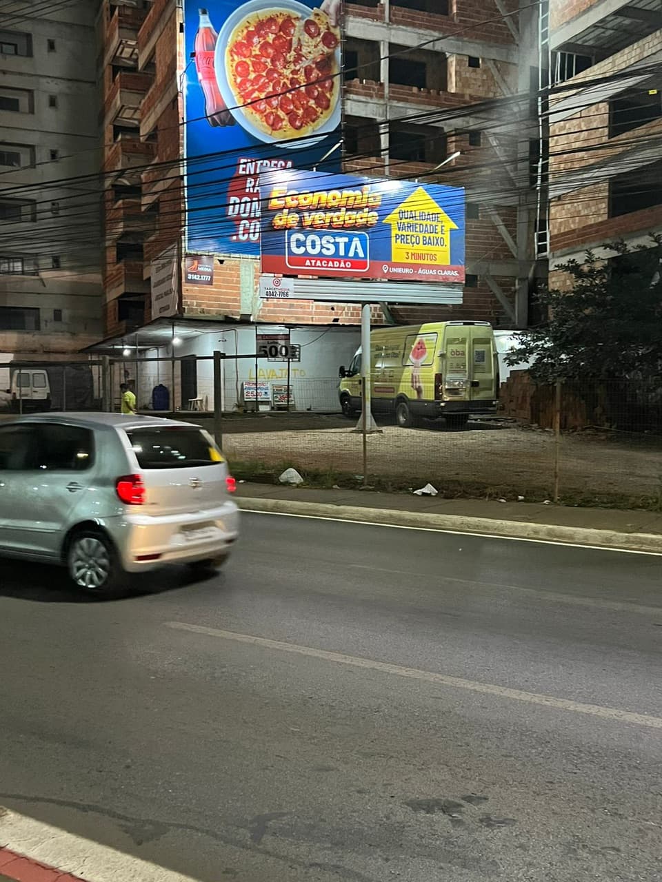 Minifront — Subida da Avenida Castanheiras, Lote 500