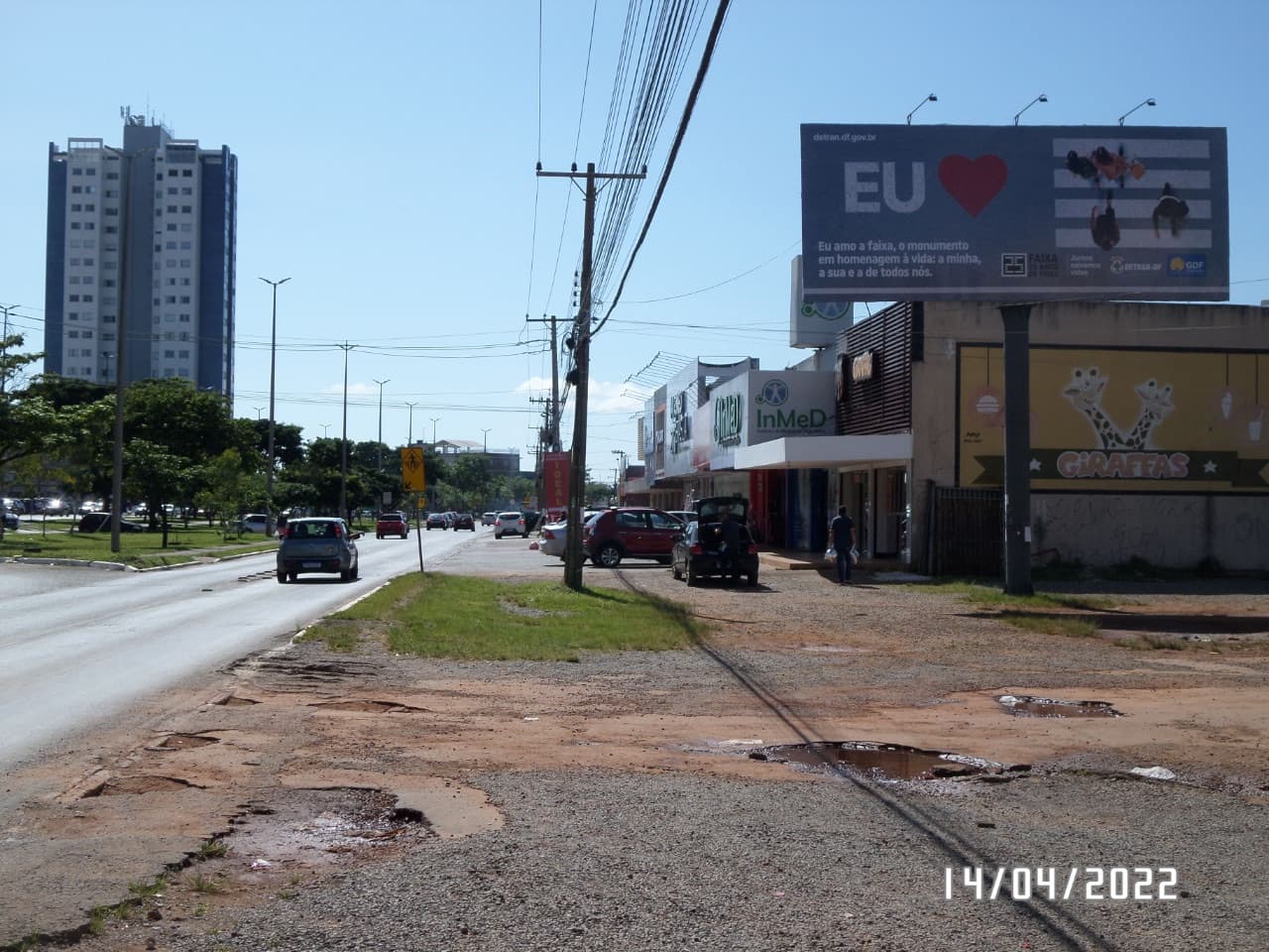Frontlight — QN 318, 1° Avenida Sul